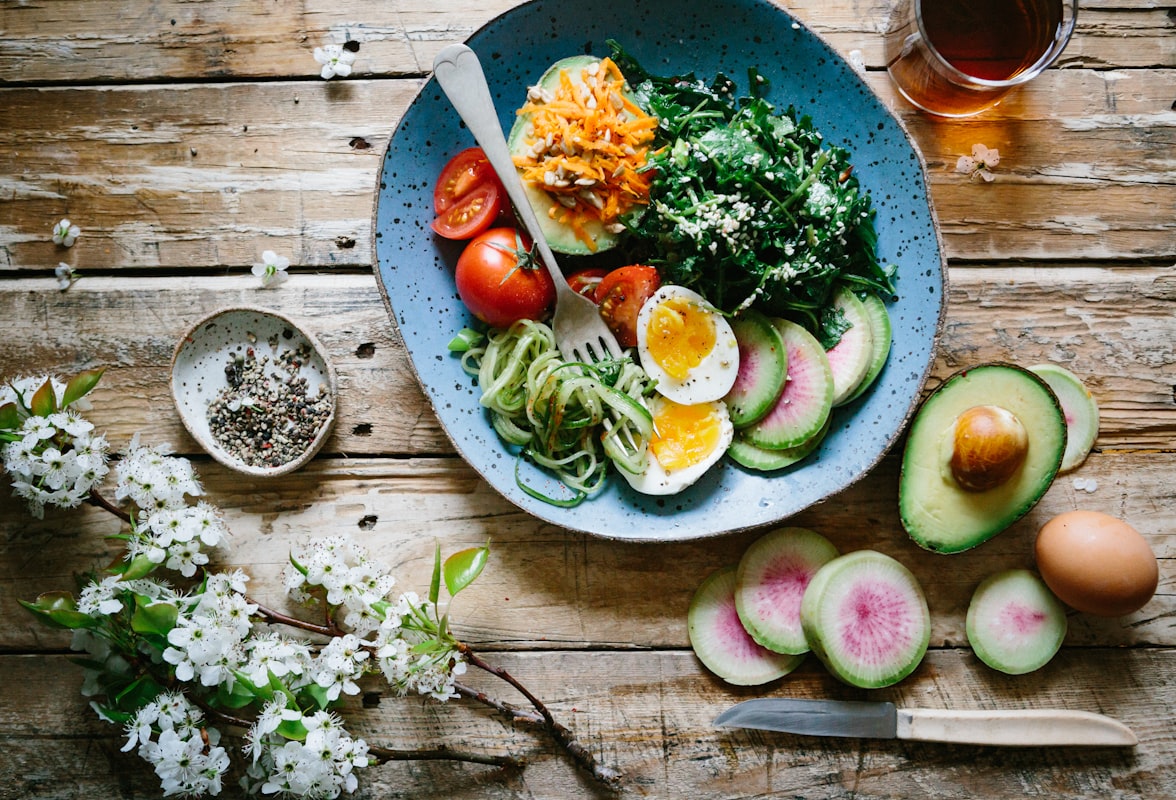 Blegrøntsager som broccoli og spinat